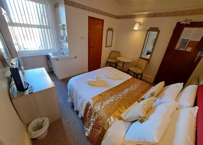 Lily Hotel