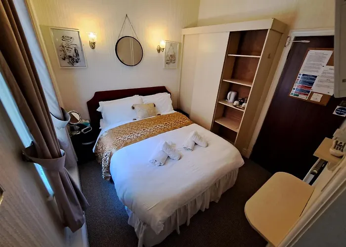 Lily Hotel
